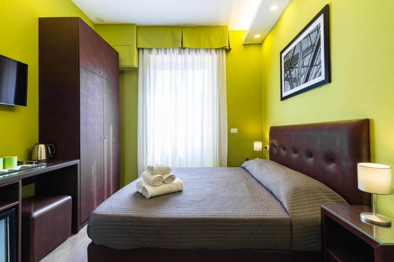 Bh Napoli Railway Hotel Bagian luar foto
