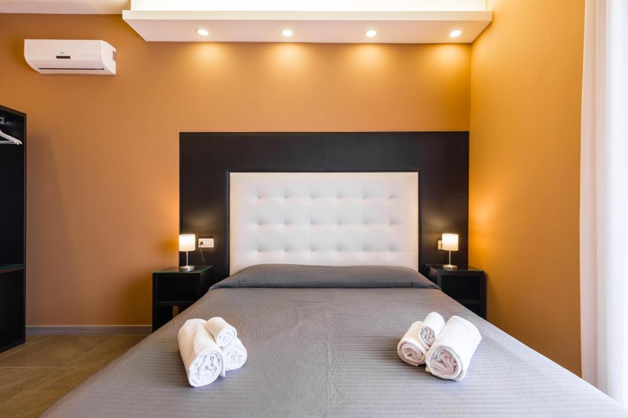 Bh Napoli Railway Hotel Bagian luar foto
