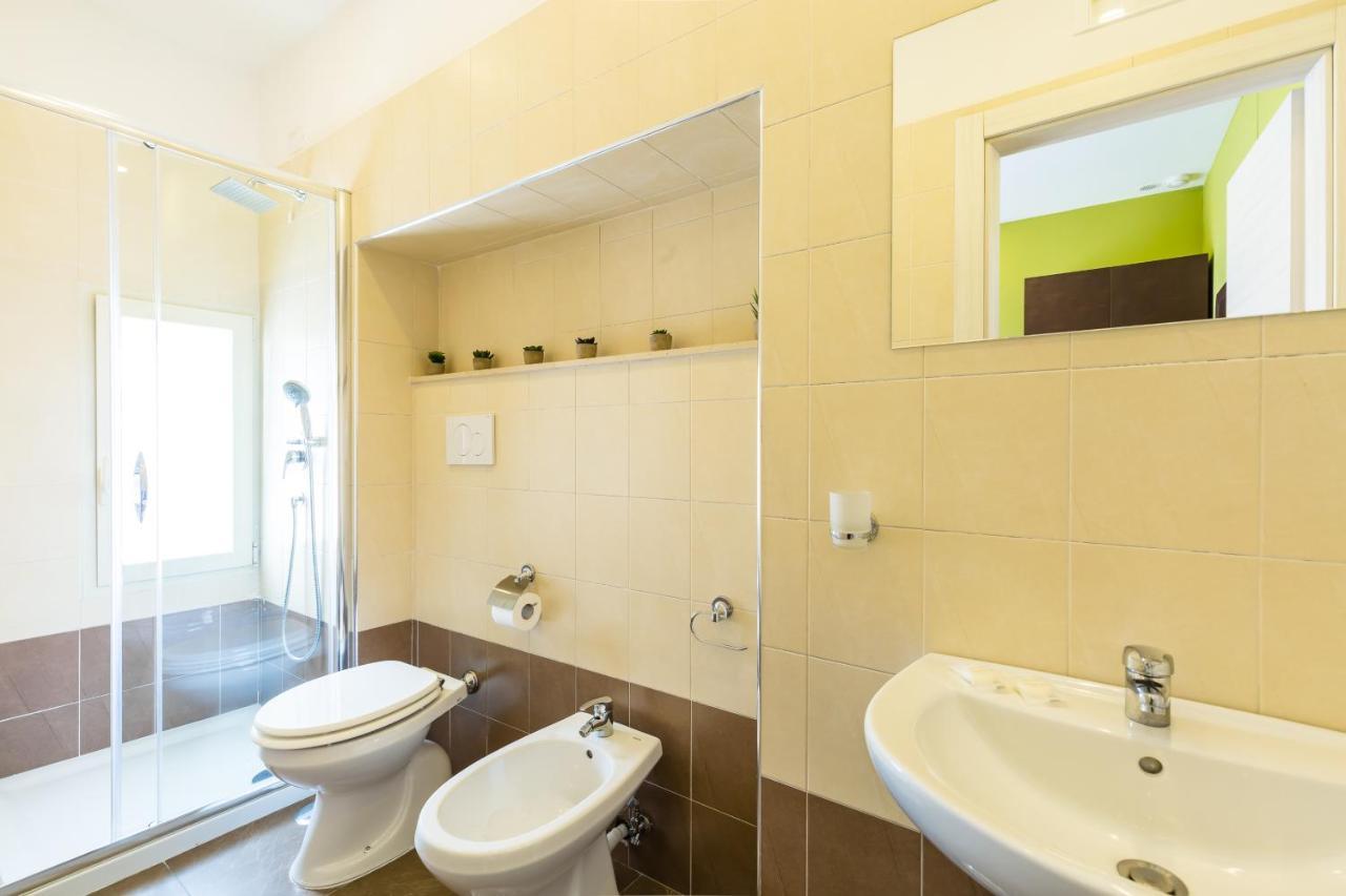 Bh Napoli Railway Hotel Bagian luar foto