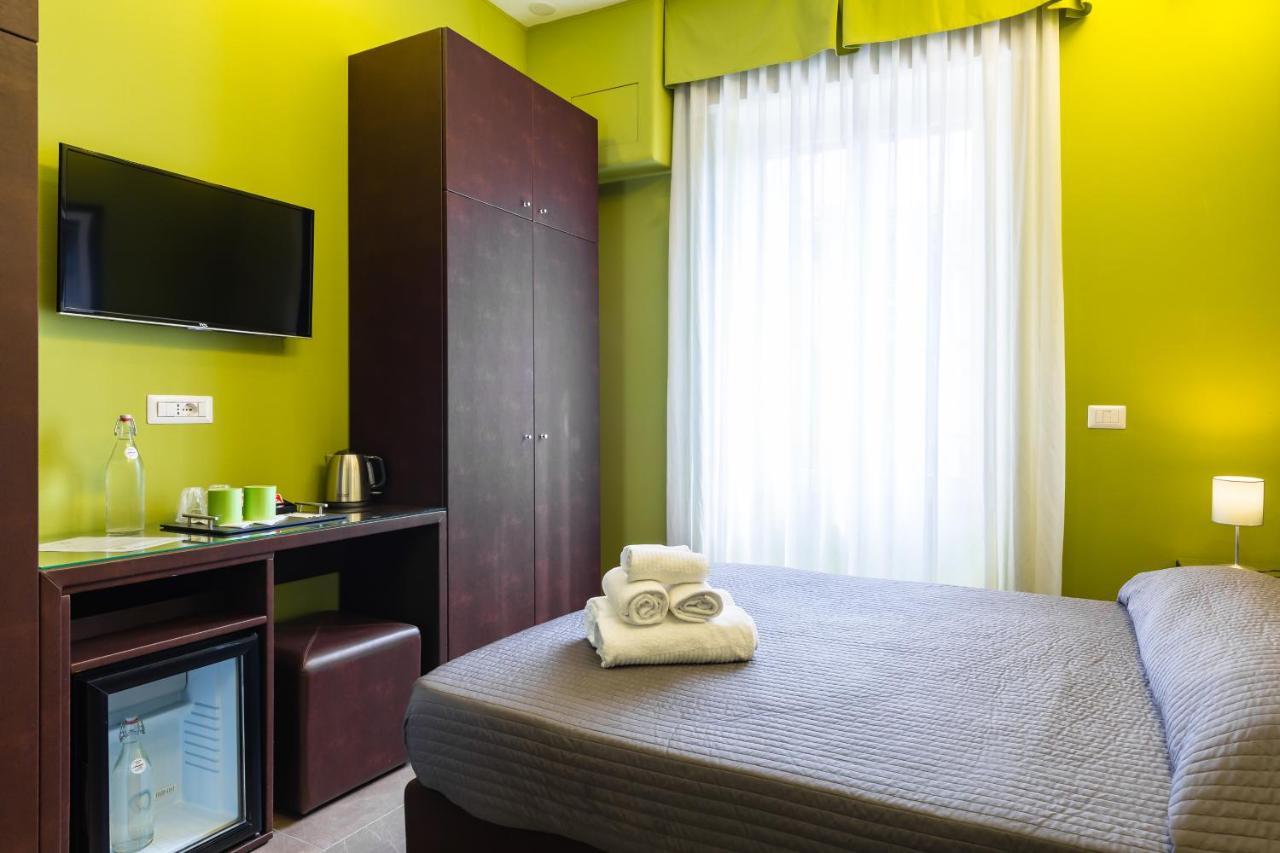 Bh Napoli Railway Hotel Bagian luar foto