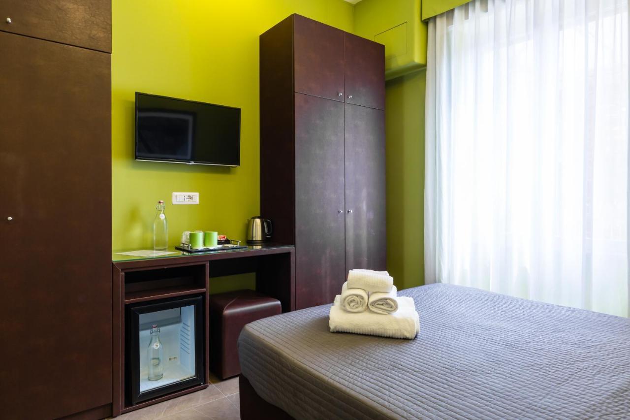 Bh Napoli Railway Hotel Bagian luar foto